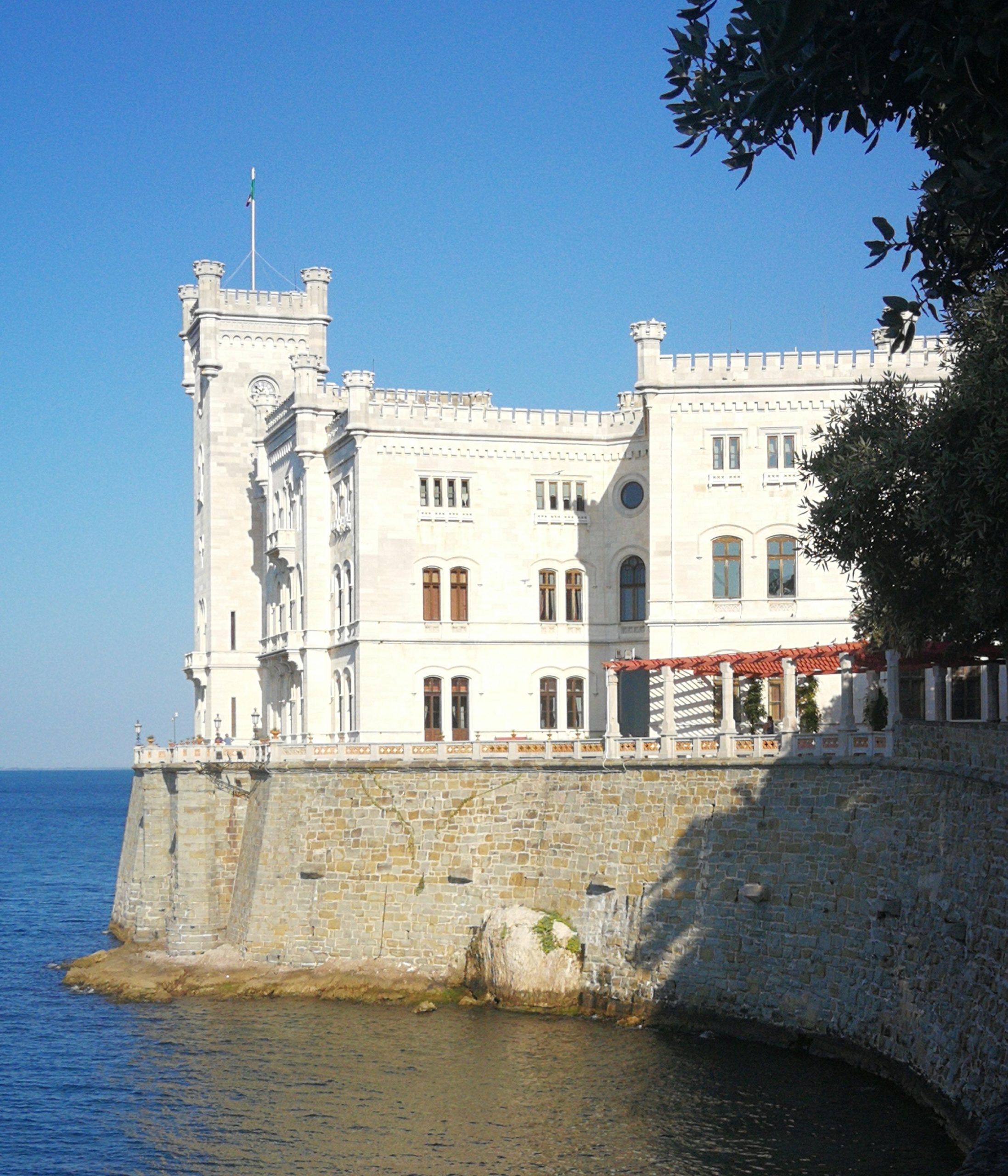 Lo storico Castello di Miramare si affida all’innovativa tecnologia wireless antincendio Taurus